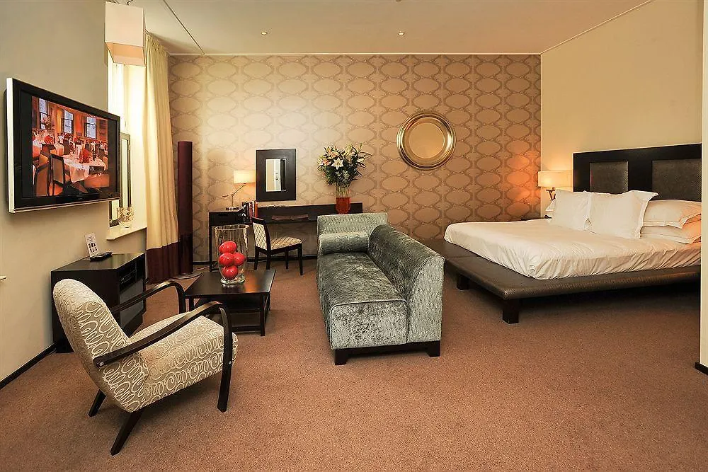Ten Square Hotel Belfast Regno Unito