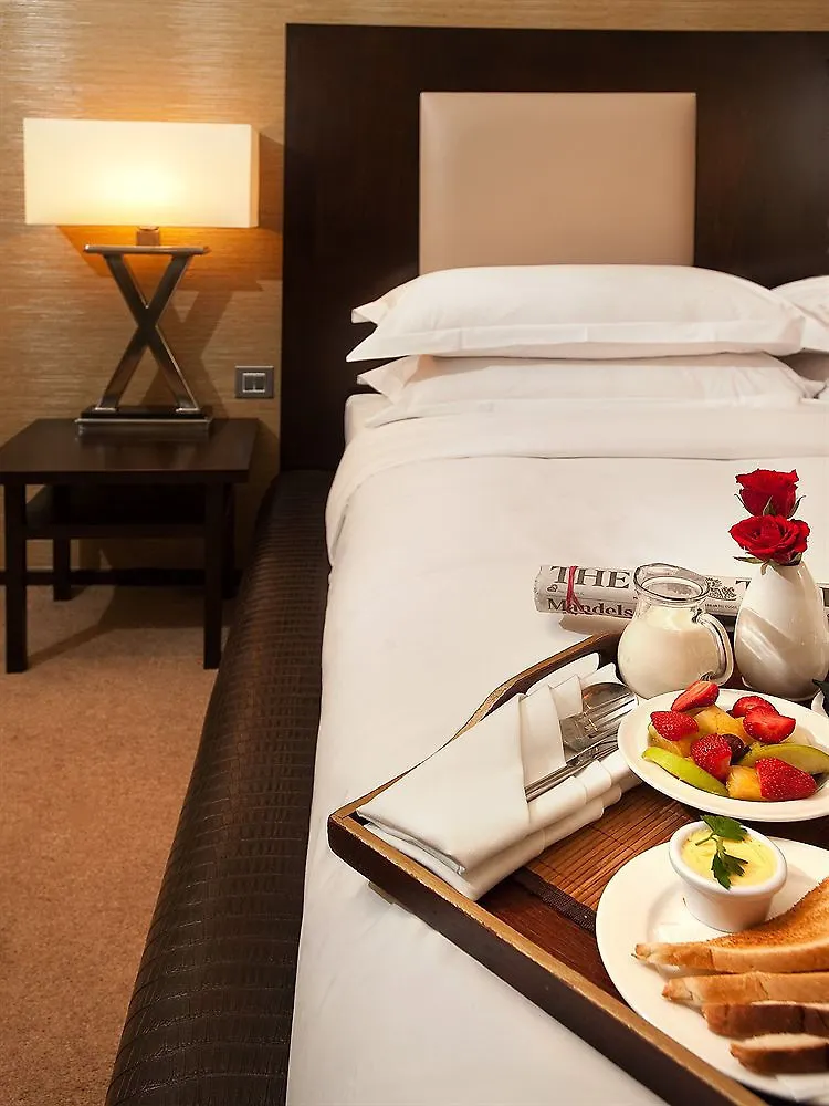 Ten Square Hotel Belfast 4*,