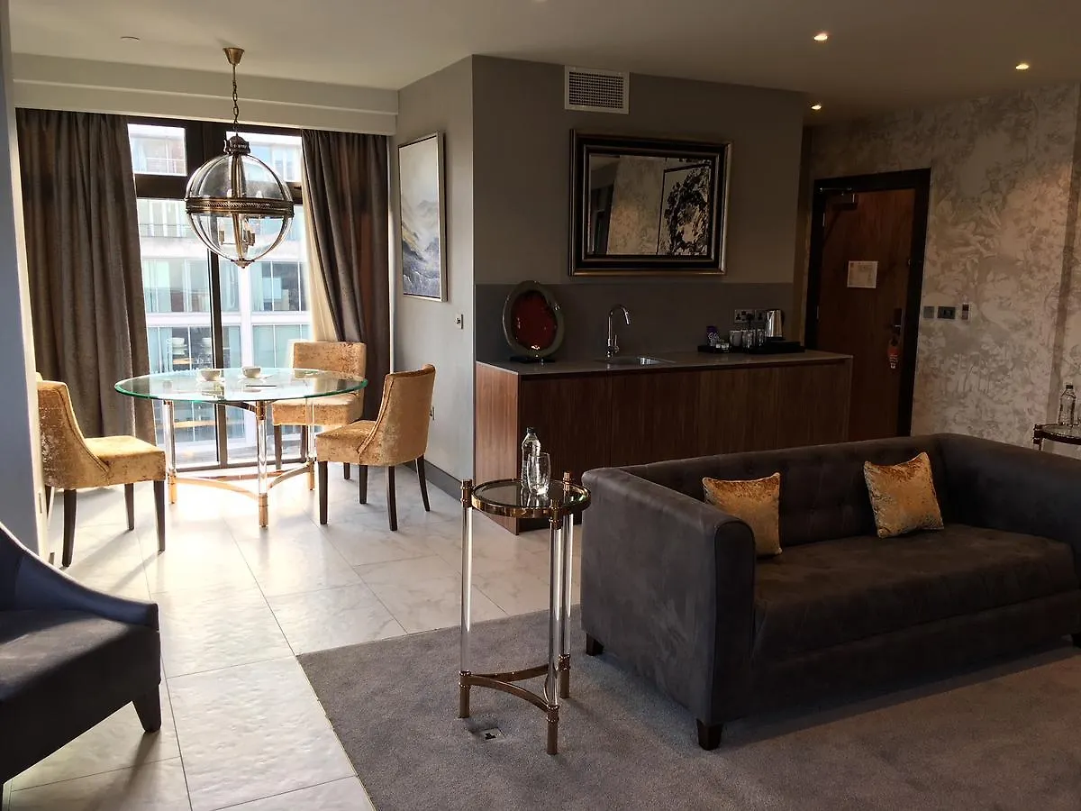 Ten Square Hotel Belfast 4*,