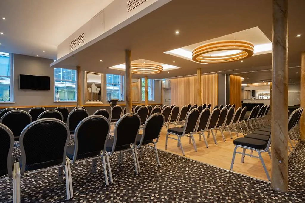 Ten Square Hotel Belfast 4*,  Regno Unito
