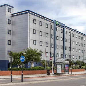 holiday-inn-express-royal-docks.cambridgehotelsuk.com/