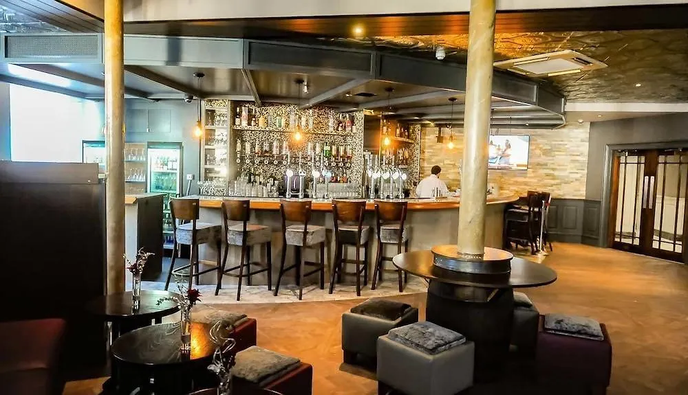 Ten Square Hotel Belfast 4*,