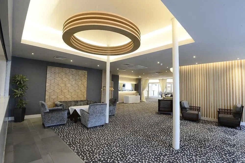 Ten Square Hotel Belfast 4*,  Reino Unido